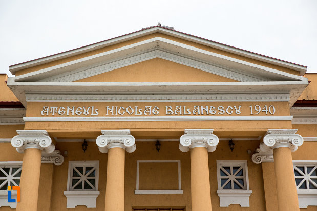 inscriptia-de-pe-ateneul-nicolae-balanescu-din-giurgiu-judetul-giurgiu.jpg