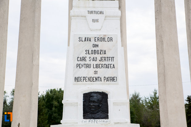 inscriptie-de-la-monumentul-eroilor-din-slobozia-judetul-ialomita.jpg