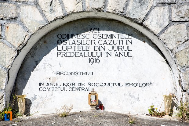 inscriptie-de-la-monumentul-si-cimitirul-eroilor-din-primul-razboi-mondial-din-predeal-judetul-brasov.jpg