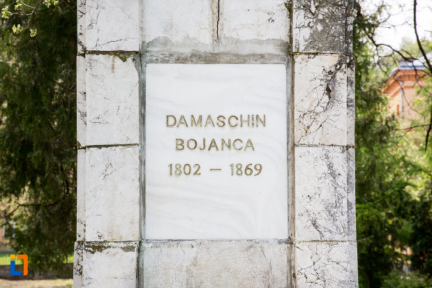 inscriptie-de-pe-bustul-lui-damaschin-bojinca-din-oravita-judetul-caras-severin.jpg