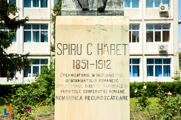 inscriptie-de-pe-bustul-lui-spiru-haret-din-tecuci-judetul-galati.jpg