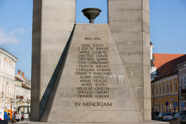 inscriptie-de-pe-monumentul-memorandistilor-din-cluj-napoca-judetul-cluj.jpg