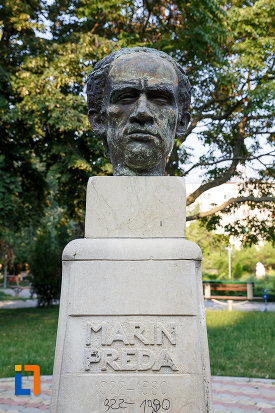 inscriptie-de-pe-statuia-lui-marin-preda-din-rosiorii-de-vede-judetul-teleorman.jpg
