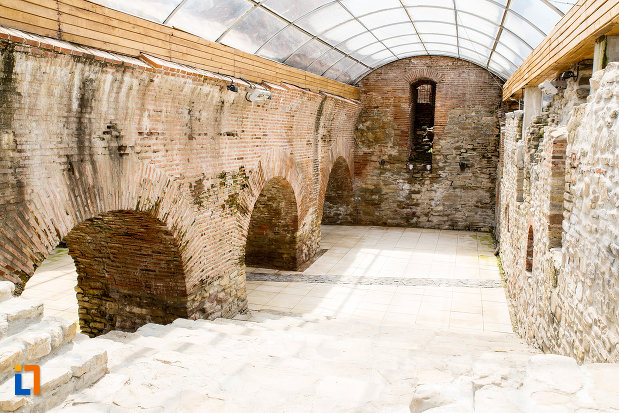 interior-de-la-palatul-domnesc-ruine-palatul-petru-cercel-din-targoviste-judetul-dambovita.jpg