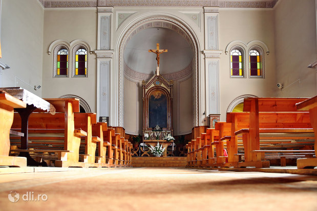 interior-manastirea-franciscana-sf-anton-din-capleni-judetul-satu-mare.jpg