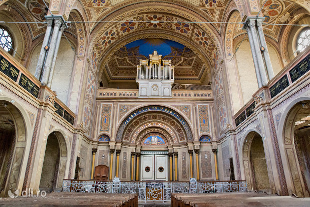 interior-sinagoga-bd-independentei-din-oradea.jpg