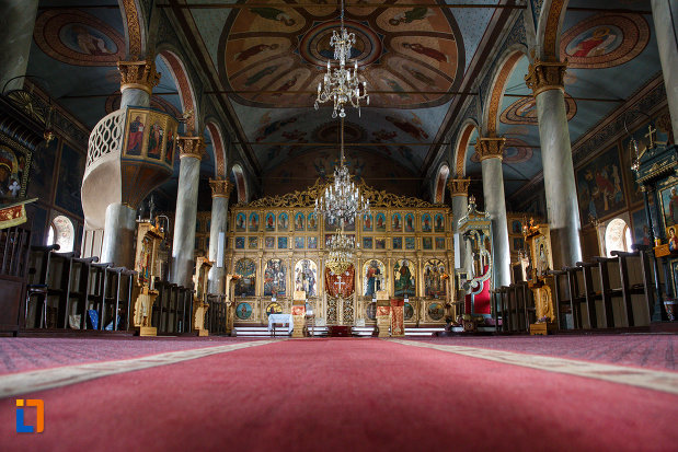 interiorul-de-la-biserica-buna-vestire-din-tulcea-judetul-tulcea.jpg