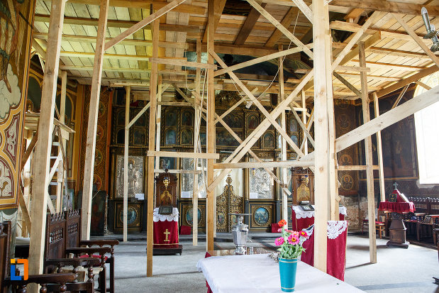 interiorul-de-la-biserica-cuvioasa-paraschiva-1862-din-turnu-magurele-judetul-teleorman.jpg