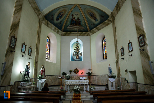 interiorul-de-la-biserica-sf-anton-din-ramnicu-valcea-judetul-valcea.jpg