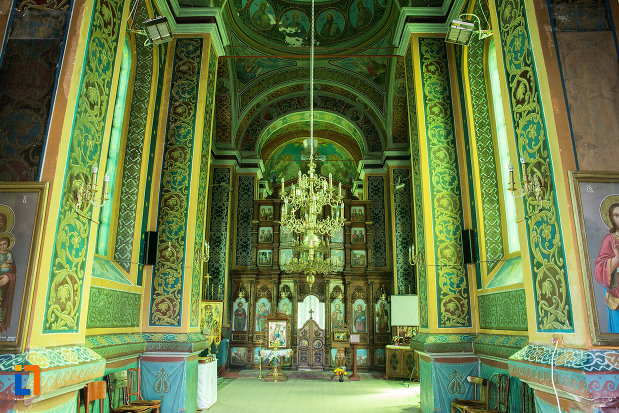 interiorul-de-la-biserica-sf-nicolae-din-slatina-judetul-olt-2.jpg