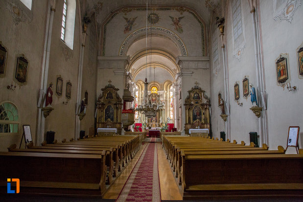 interiorul-de-la-biserica-ursulinelor-din-sibiu-judetul-sibiu.jpg