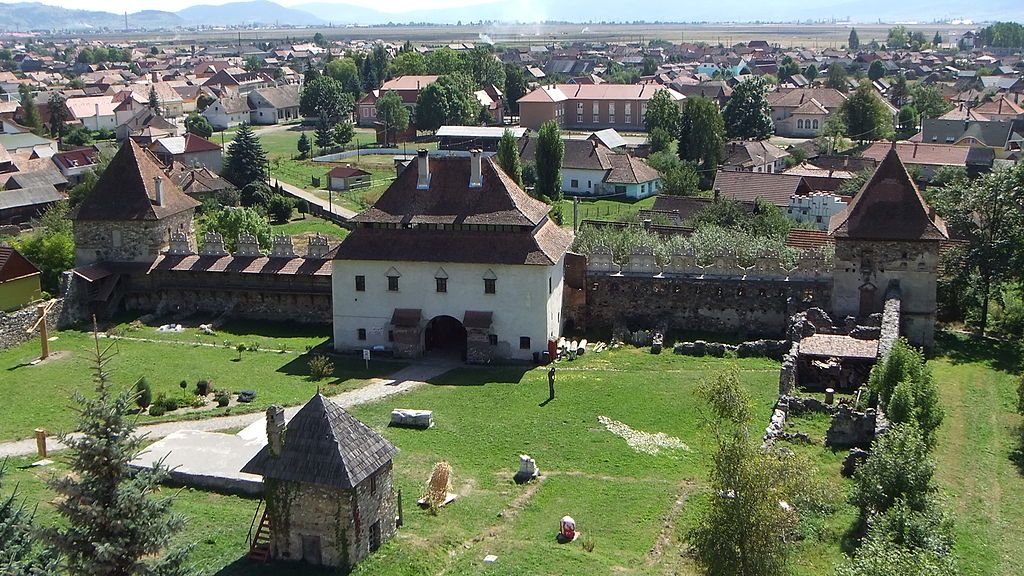 intrare in Castelul Lazar