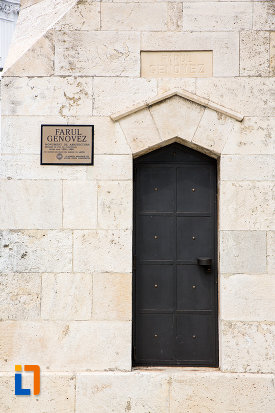 intrare-in-farul-genovez-din-constanta-judetul-constanta.jpg