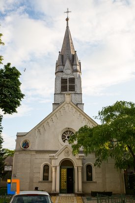 intrarea-in-biserica-sf-anton-din-pitesti-judetul-arges.jpg