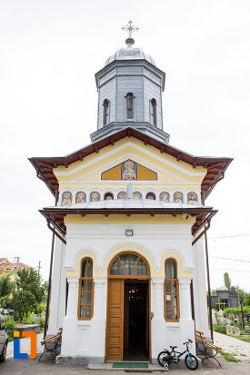 intrarea-in-biserica-sf-nicolae-1812-din-gaesti-judetul-dambovita.jpg