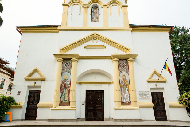intrarea-in-biserica-sf-nicolae-din-galati-judetul-galati.jpg