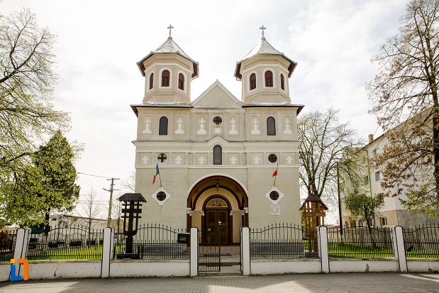 intrarea-in-biserica-sf-nicolae-din-teius-judetul-alba.jpg