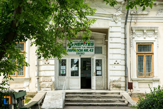 intrarea-in-casa-azi-farmacie-din-tecuci-judetul-galati.jpg