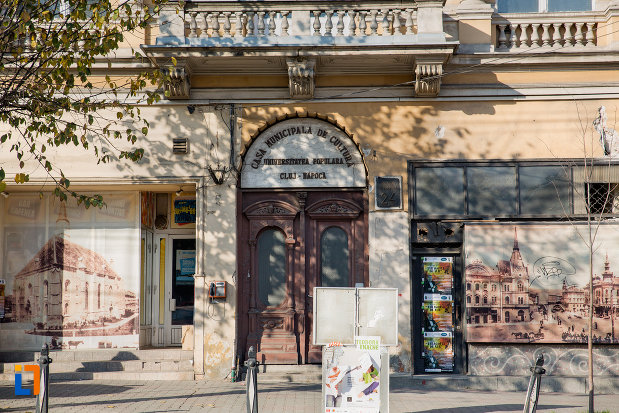 intrarea-in-casa-municipala-de-cultura-din-cluj-napoca-judetul-cluj.jpg