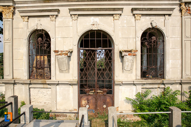 intrarea-in-cavoul-arizan-din-rosiori-de-vede-judetul-teleorman.jpg