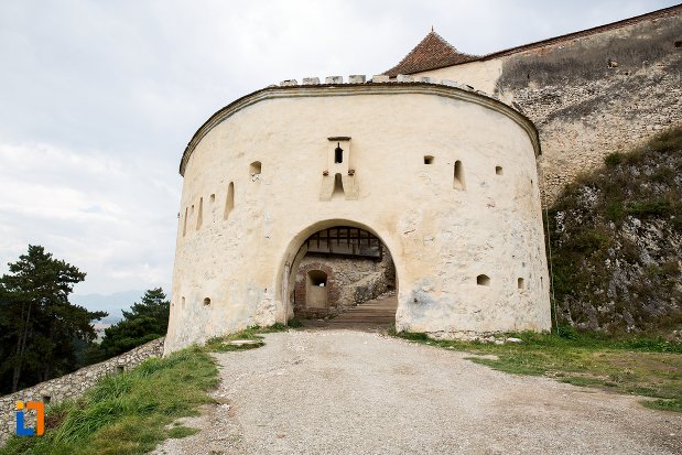 intrarea-in-cetatea-rasnov-judetul-brasov.jpg