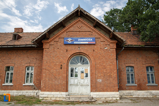 intrarea-in-gara-din-zimnicea-judetul-teleorman.jpg