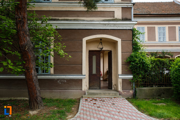 intrarea-in-hanul-postei-din-lugoj-judetul-timis.jpg