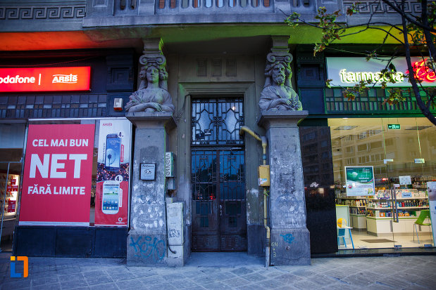 intrarea-in-palatul-szechenyi-din-timisoara-judetul-timis.jpg