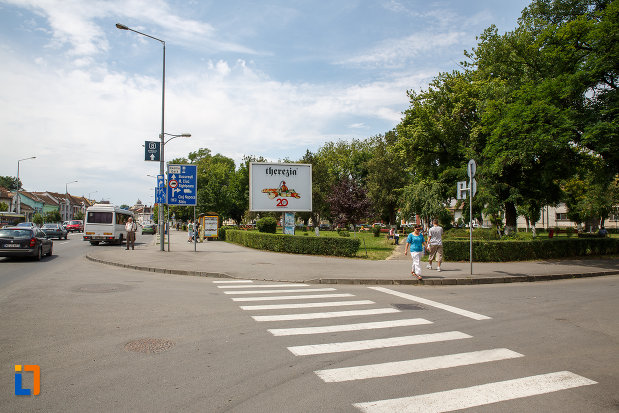 intrarea-in-parcul-republicii-din-targu-mures-judetul-mures.jpg