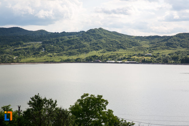 lacul-bolboci-din-pucioasa-judetul-dambovita.jpg