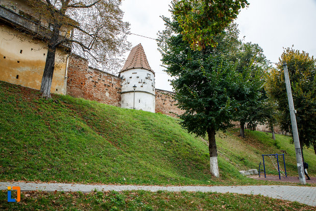 latura-de-vest-de-la-cetatea-medias-judetul-sibiu.jpg