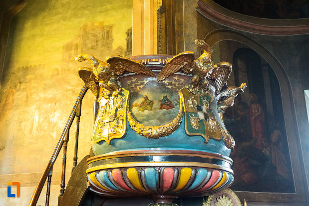 loc-de-predica-din-biserica-sf-voievozi-din-targu-jiu-judetul-gorj.jpg