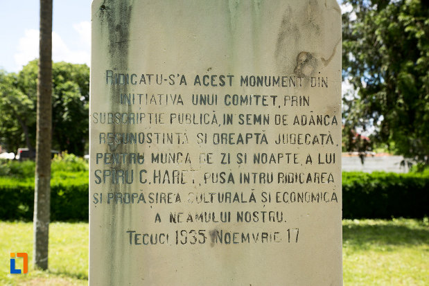 mesaj-de-pe-bustul-lui-spiru-haret-din-tecuci-judetul-galati.jpg
