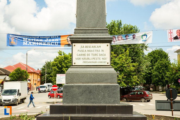 mesaj-de-pe-statuia-lui-tudor-vladimirescu-din-calafat-judetul-dolj.jpg
