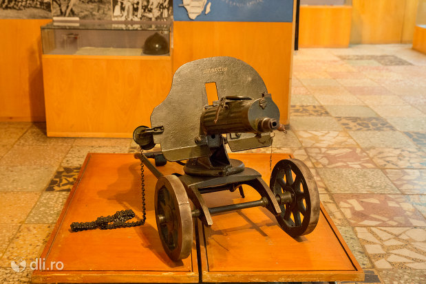 mitraliera-muzeul-militar-din-oradea-judetul-bihor.jpg