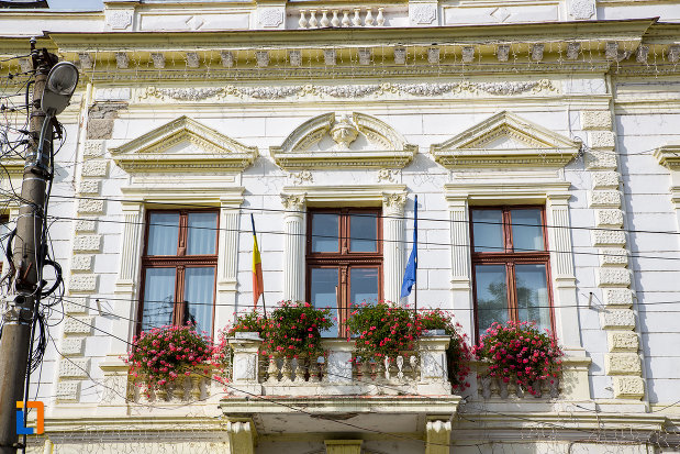 monument-de-arhitectura-din-orasul-dumbraveni-judetul-sibiu.jpg