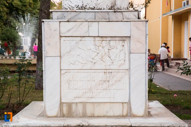 monument-din-orasul-faurei-judetul-braila.jpg