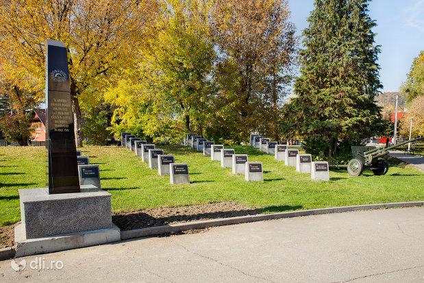 monument-si-cimitirul-comemorativ-din-baia-mare-judetul-maramures.jpg