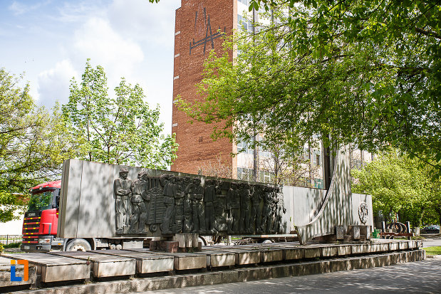 monumentul-csh-din-hunedoara-judetul-hunedoara.jpg