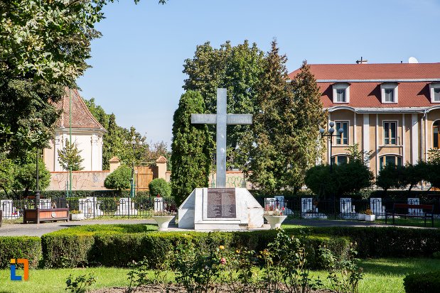 monumentul-eroilor-anticomunisti-din-brasov-judetul-brasov.jpg