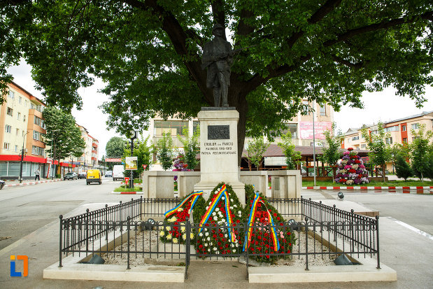monumentul-eroilor-de-la-1916-1918-din-panciu-judetul-vrancea.jpg