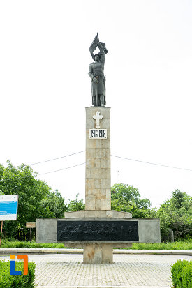 monumentul-eroilor-din-adjud-judetul-vrancea.jpg