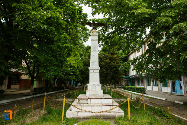 monumentul-eroilor-din-balcesti-judetul-valcea.jpg
