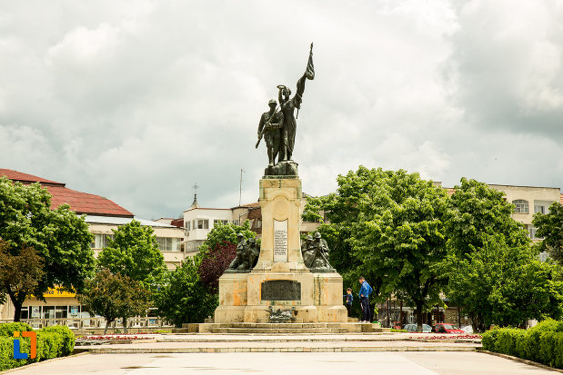 monumentul-eroilor-din-caracal-judetul-olt.jpg