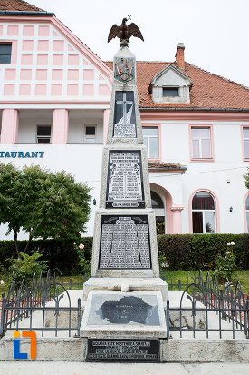 monumentul-eroilor-din-codlea-judetul-brasov.jpg