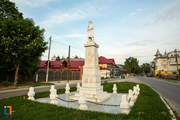 monumentul-eroilor-din-draganesti-olt-judetul-olt.jpg