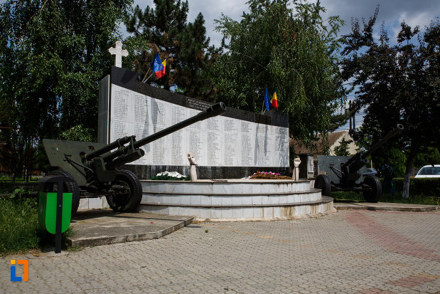monumentul-eroilor-din-gataia-judetul-timis-imagine-cu-partea-stanga.jpg