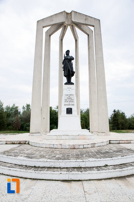 monumentul-eroilor-din-slobozia-judetul-ialomita.jpg