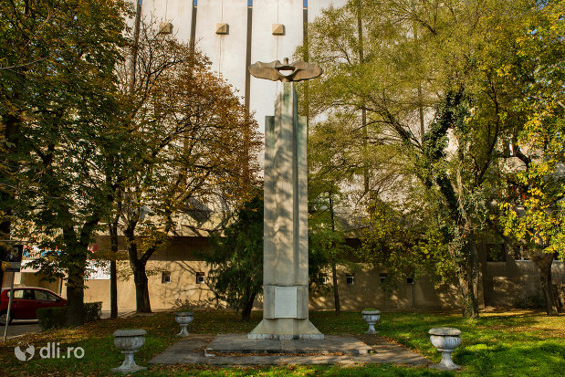 monumentul-eroilor-francezi-din-oradea-judetul-bihor.jpg