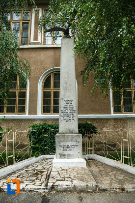 monumentul-eroilor-regimentului-10-dorobanti-din-marasesti-judetul-vrancea.jpg